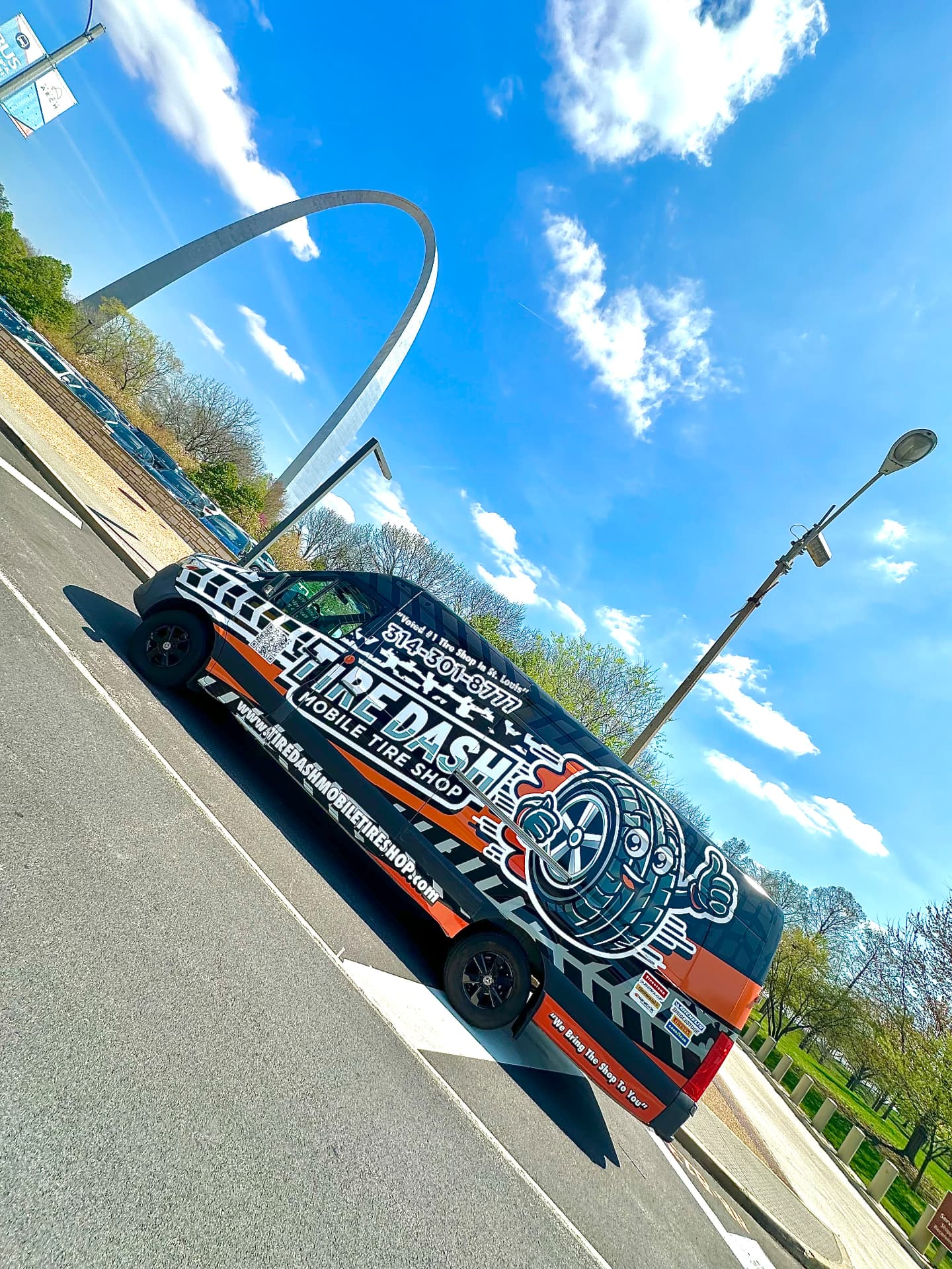 Tire Dash Mobile Tire Shop van beside the Gateway Arch in St. Louis